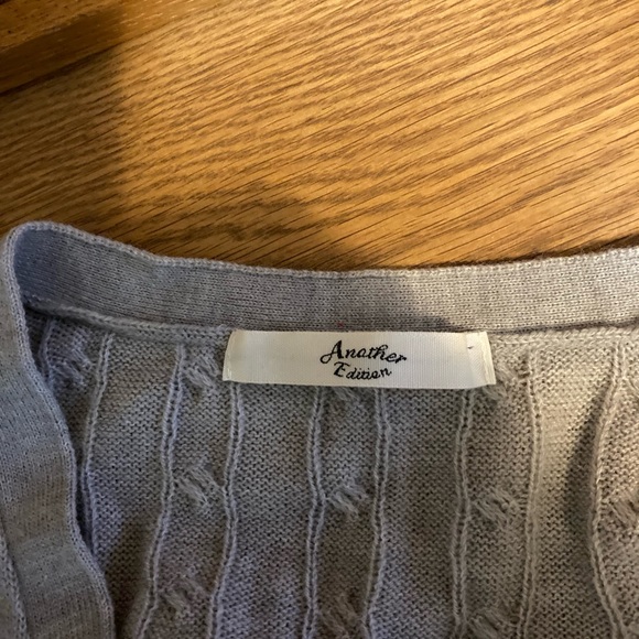 Japanese brand “Another Edition” light gray cardigan - Picture 5 of 7